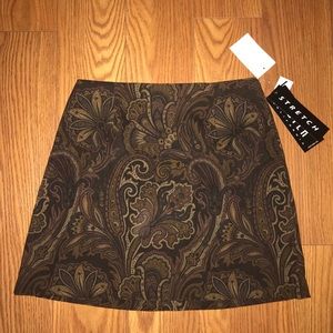 A Byer California Brown Paisley stretch mini Skirt